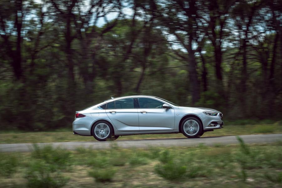  Holden Commodore Calais (ZB) 2018 года  (фото 35 из 37)
